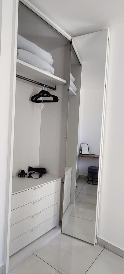 Ideal Location, Stylish 1Br Apartment With Free Parking Слима Екстериор снимка